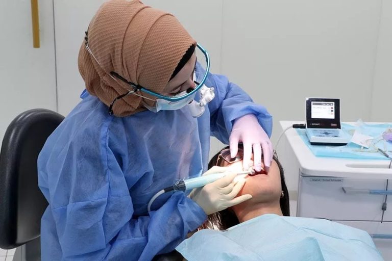 Things to Review Before Getting a Dental Implant