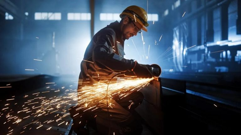 Why Steel Sheet Fabrication Requires Specialized Tools